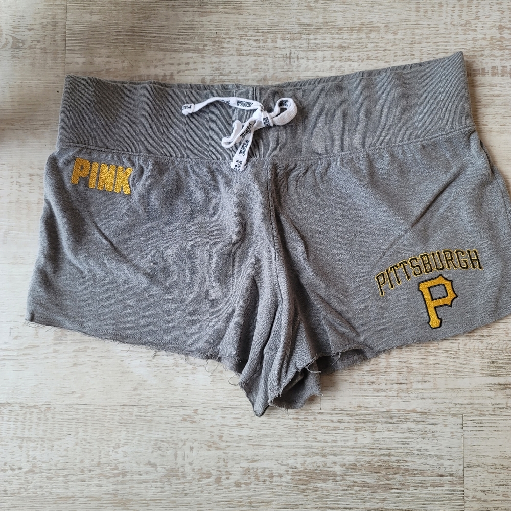 Pink Pittsburgh Pirates shorts size large